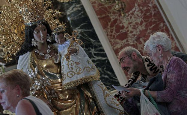 ¿Qué día es el Besamanos a la Virgen de los Desamparados en Valencia?