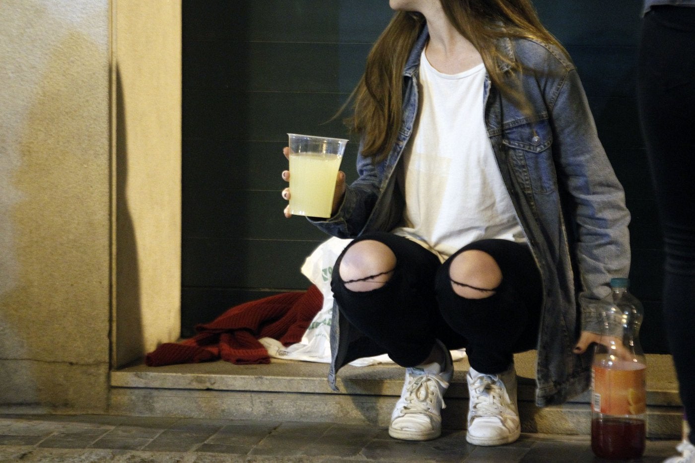 Valencia quiere que los padres de menores que hagan botellón también vayan a cursos