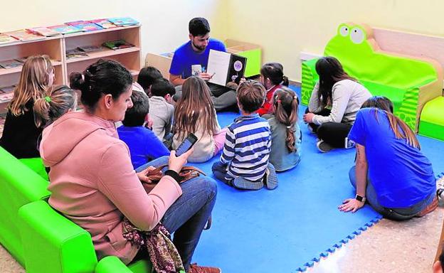 Talleres y teatro para fomentar la lectura en el Mes del Libro