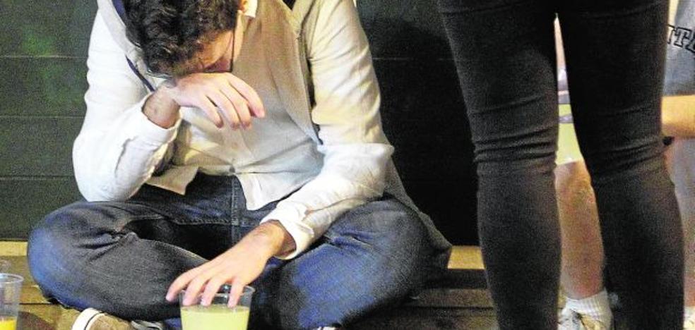 Vecinos y hosteleros dudan de la eficacia del carné por puntos del botellón del Ayuntamiento de Valencia