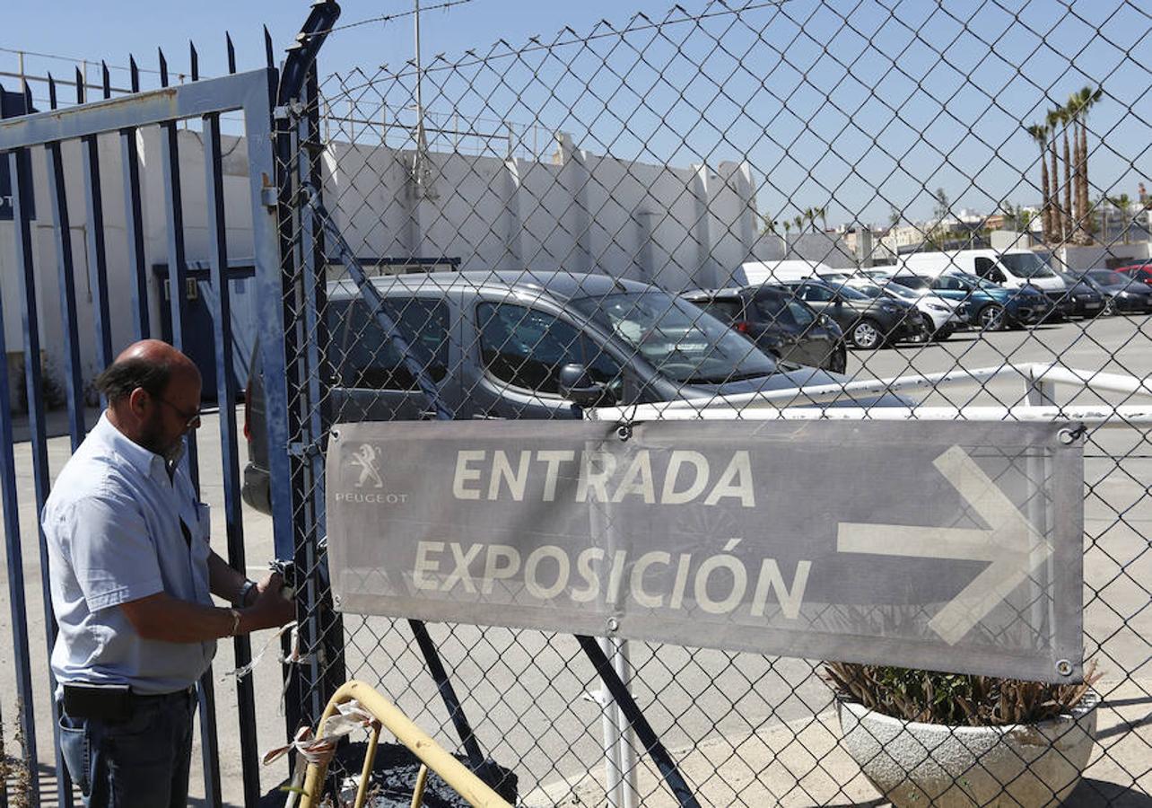 El Ayuntamiento precinta un concesionario en el Parque Central