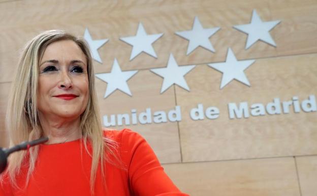 Cifuentes renuncia al máster e insiste en que no dimitirá: «No he cometido ninguna irregularidad»