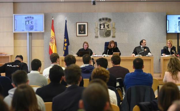 La novia del teniente de Alsasua: «Desde aquel día perdí mi vida. Mis amigos me aislaron. Pensé en quitarme de en medio»