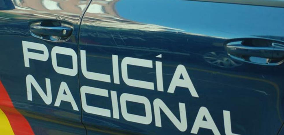 Estrangula por la espalda y roba 500 euros a un conocido que contaba billetes en la calle en Patraix