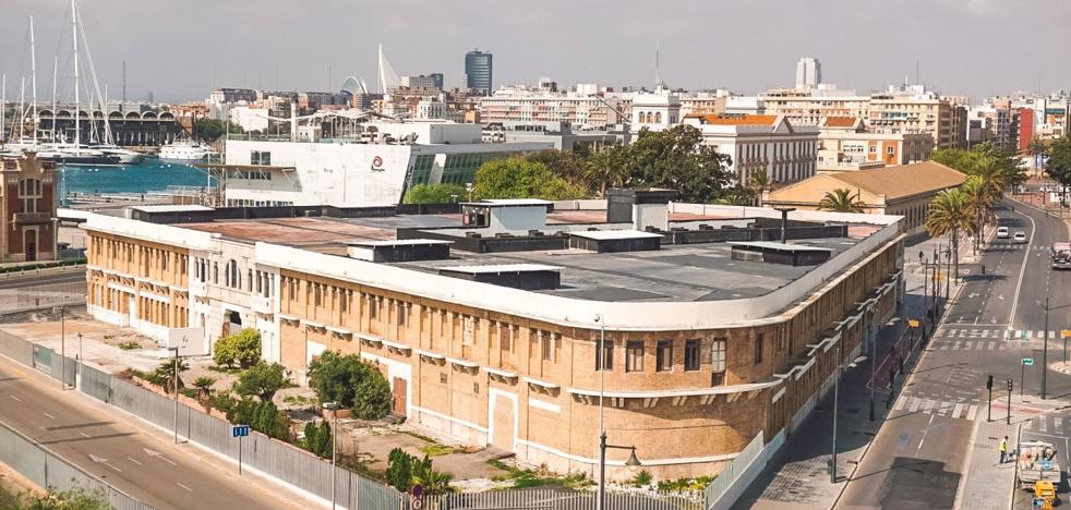 Ribó descarta abrir un hotel de lujo en los Docks y baraja un uso cultural