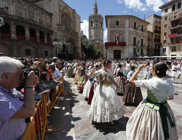 Fuset se enfrenta con la Interagrupación tras los cambios en la dansà a la Virgen