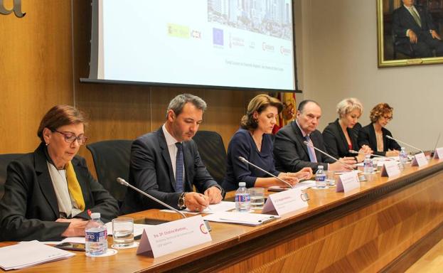 La embajadora de Rumanía destaca el potencial de la Comunitat