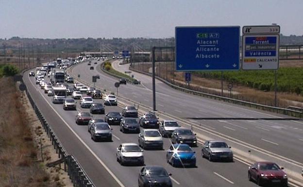 Los nuevos dispositivos que Tráfico probará durante el puente de mayo para controlar las carreteras