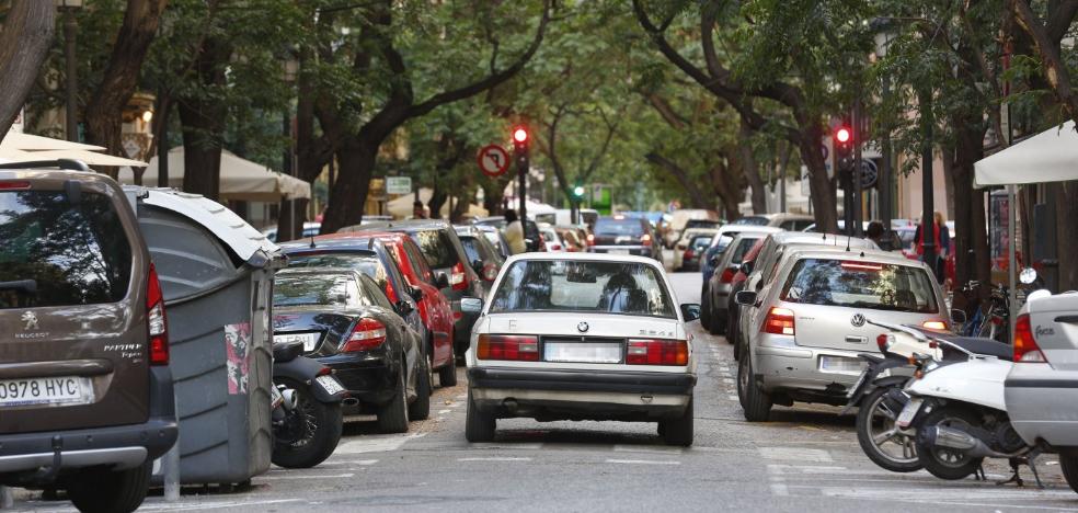 Los camiones de la basura tampoco caben por el barrio de Gran Vía