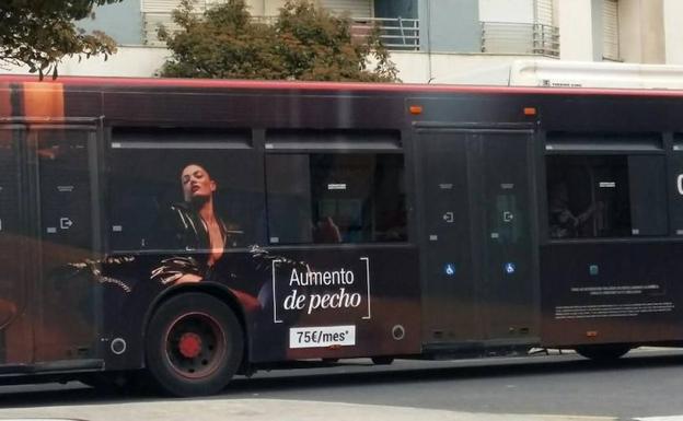 La EMT ordena retirar una campaña de publicidad de aumento de pecho