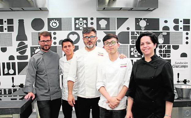Comida mediterránea y 'de casa' en la Escuela de Hostelería Cruzcampo