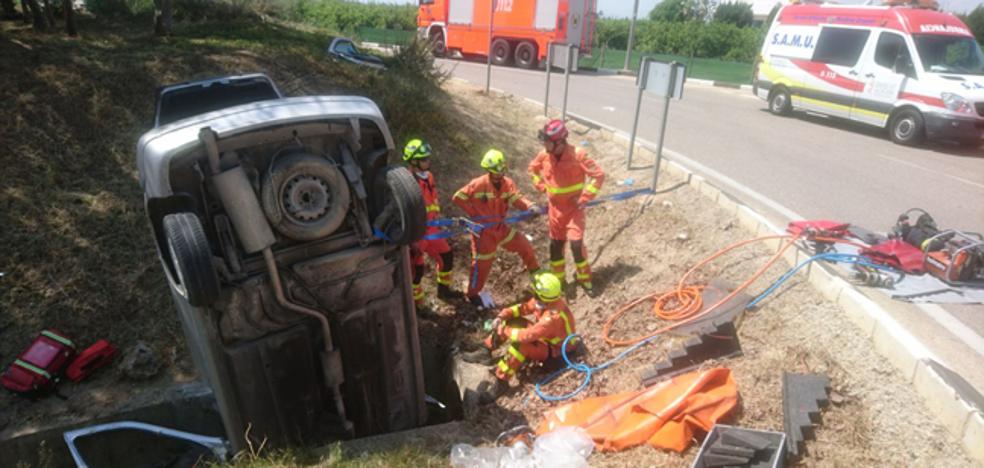 Herido un hombre de 76 años tras sufrir un grave accidente en la CV-42 en Alzira