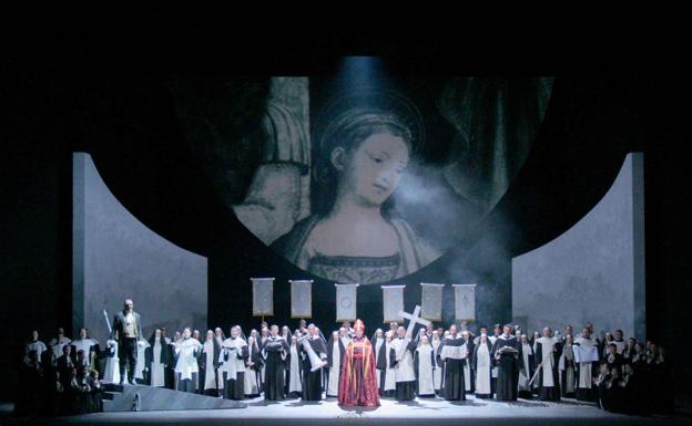 La Tosca de Livermore llena y emociona el Palau de Les Arts