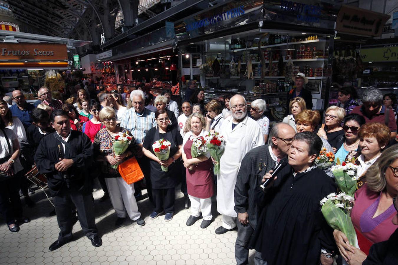 La ofrenda a la Virgen en el Mercado Central