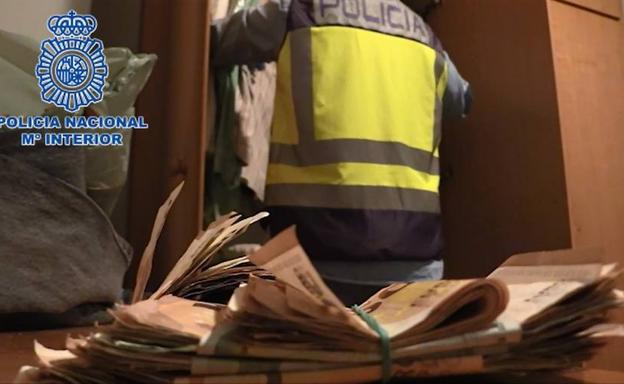 La policía interviene un bolígrafo pistola a un traficante