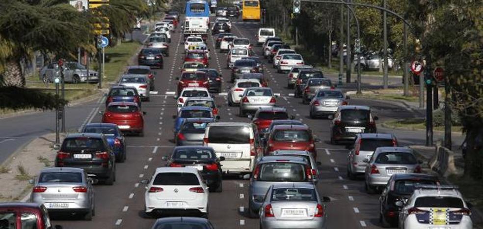 Las obras reducen el tráfico junto al cauce y el acceso por la avenida del Cid