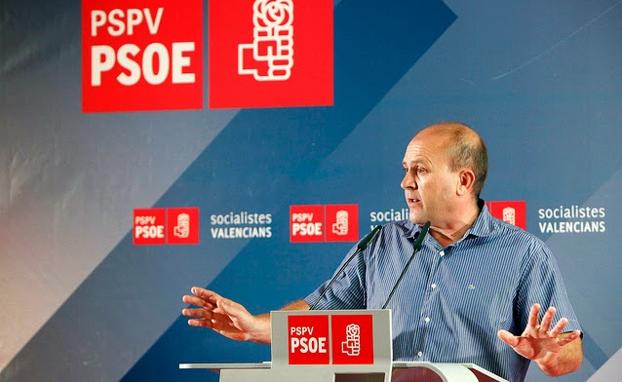 Héctor Such, el edil detenido por negarse a hacer la prueba de la alcoholemia y agredir a un guardia civil, anuncia que deja la política