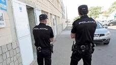 Agrede y amenaza con dos navajas a su mujer en Valencia porque le recriminó que fumara porros