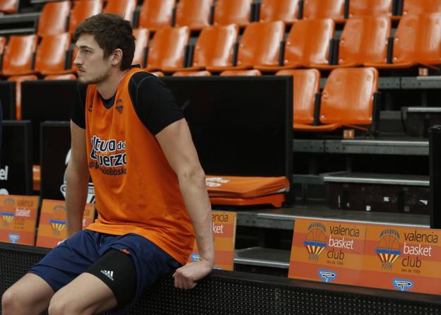 Pleiss y Diot no volverán a jugar con el Valencia Basket hasta la próxima temporada