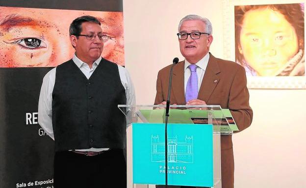 El artista Galo Cabezas presenta sus últimas creaciones en la sala de exposiciones de la Diputación