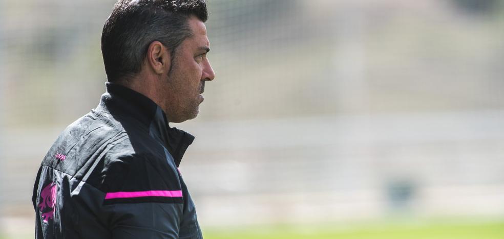 Javier Olaizola, entrenador del Atlético Levante: «¿Presión? No, me dijeron que el objetivo es subir»