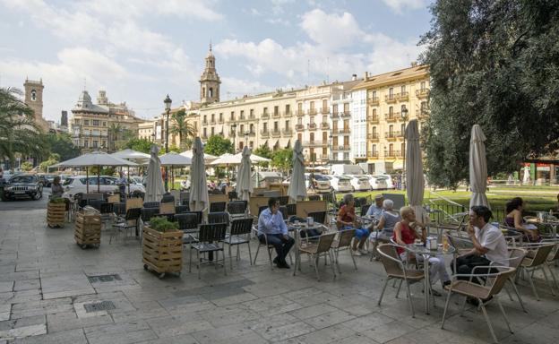 Marina d'Or aprovecha el boom turístico y compra 40 locales hosteleros en Valencia