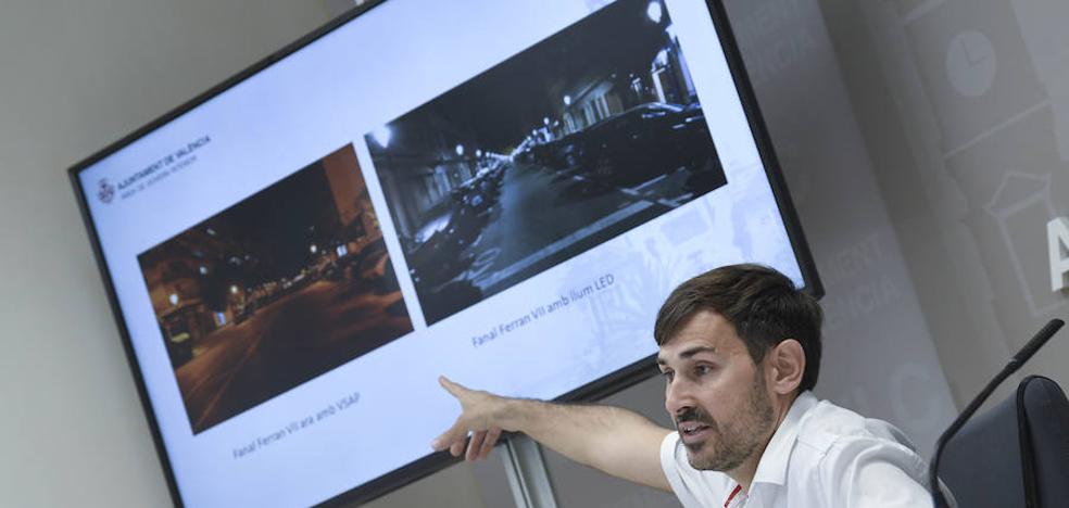 El Ayuntamiento de Valencia renovará más de 8.000 farolas de la ciudad