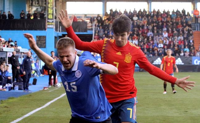 Una invitación de lujo para Carlos Soler
