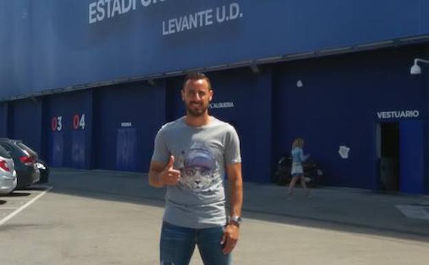 Pedro López renueva hasta 2019