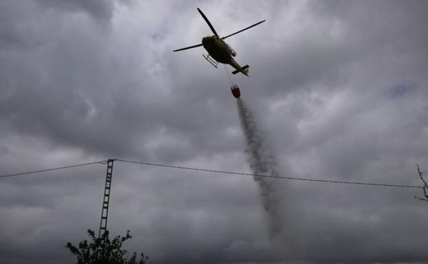 Incendio en una parcela de cultivo abandonada de Benissa