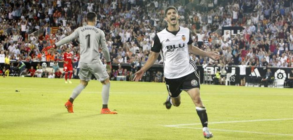 Guedes aparca la decisión sobre su futuro