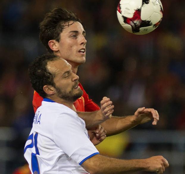 Álvaro Odriozola: derroche físico para la banda derecha