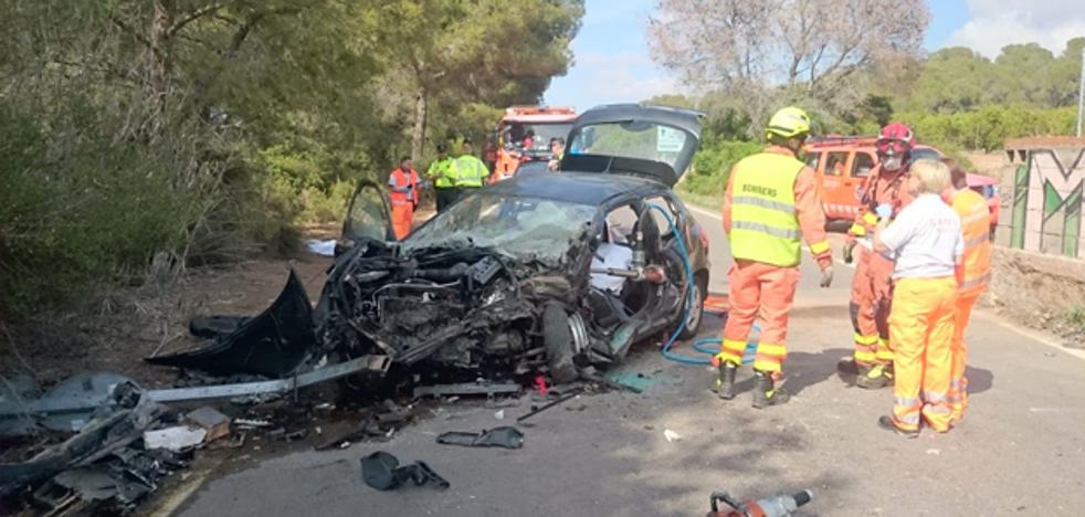 Una mujer muere en un violento choque contra un muro en Sagunto