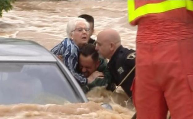 El consejo del padre bombero a uno de los héroes que salvaron a los ancianos