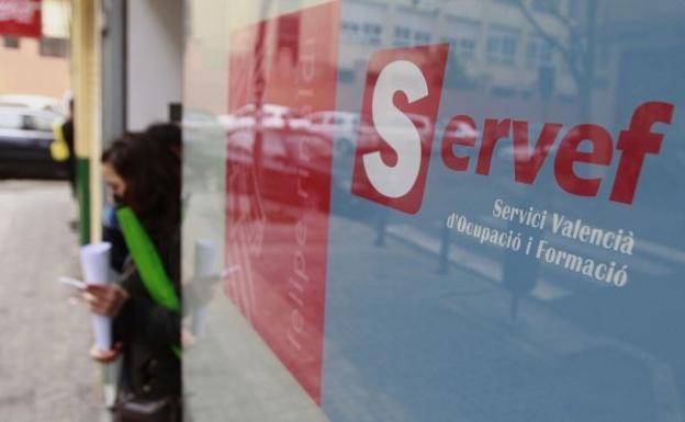 El paro baja el 1,66% en mayo en la Comunitat y un 6,9% en 12 meses