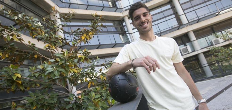 Deportistas valencianos entre apuntes y exámenes