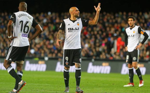 El Valencia CF tiende la mano a la continuidad de Zaza