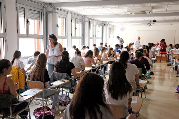 El IES Chabàs insta a Marzà a suspender clases o cambiar el calendario lectivo por la selectividad