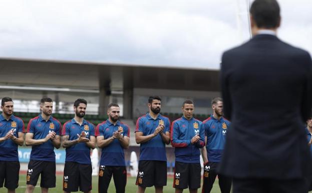 ¿Por qué De Gea fue el único jugador que no aplaudió a Pedro Sánchez?