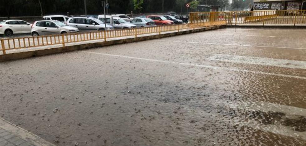 Fuertes trombas de agua en Valencia y granizadas en el área metropolitana