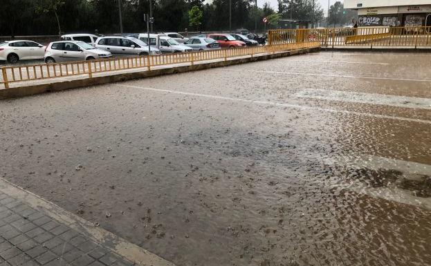 Fuertes trombas de agua en Valencia y granizadas en el área metropolitana