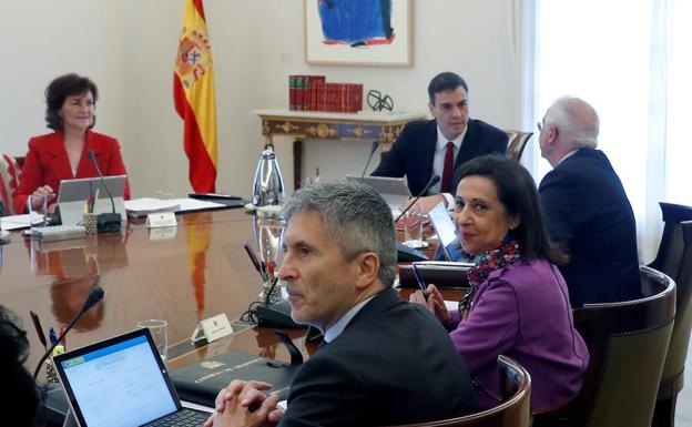 La lluvia obliga a aplazar la foto oficial del nuevo Gobierno