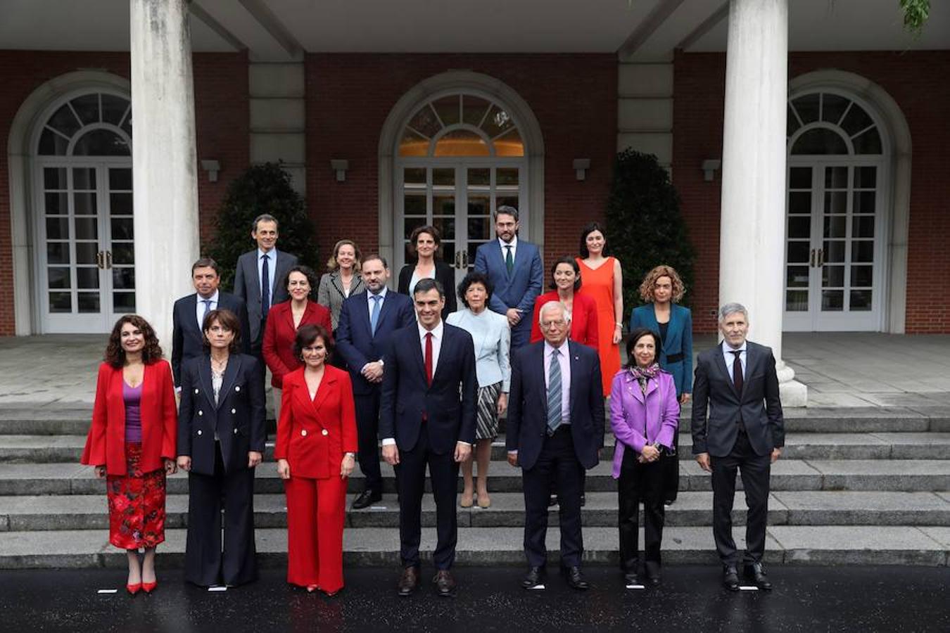 Fotos de la llegada al primer Consejo de Ministros en Moncloa