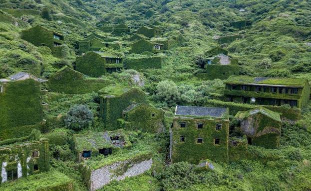 El inquietante y bello pueblo devorado por la Naturaleza