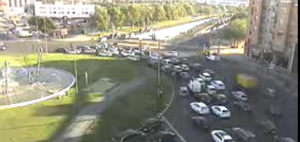 Un accidente colapsa la salida de Valencia hacia la pista de Silla