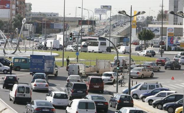 Dos accidentes colapsan la pista de Silla durante casi cuatro horas