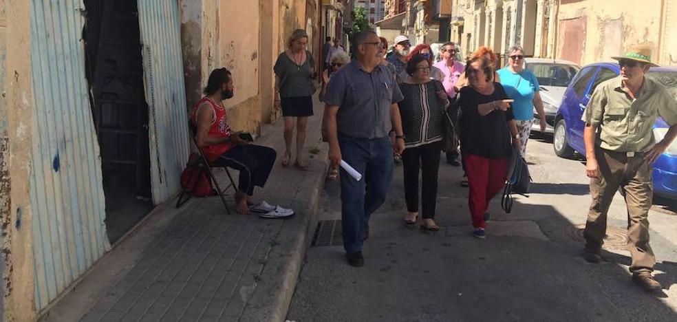 Los vecinos suspenden al Consistorio en la gestión del Cabanyal