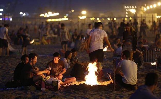 San Juan vuelve a alumbrar Valencia