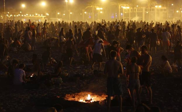 La resaca de la Noche de San Juan en Valencia