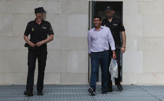 Jorge Rodríguez y los otros cinco detenidos, en libertad con cargos